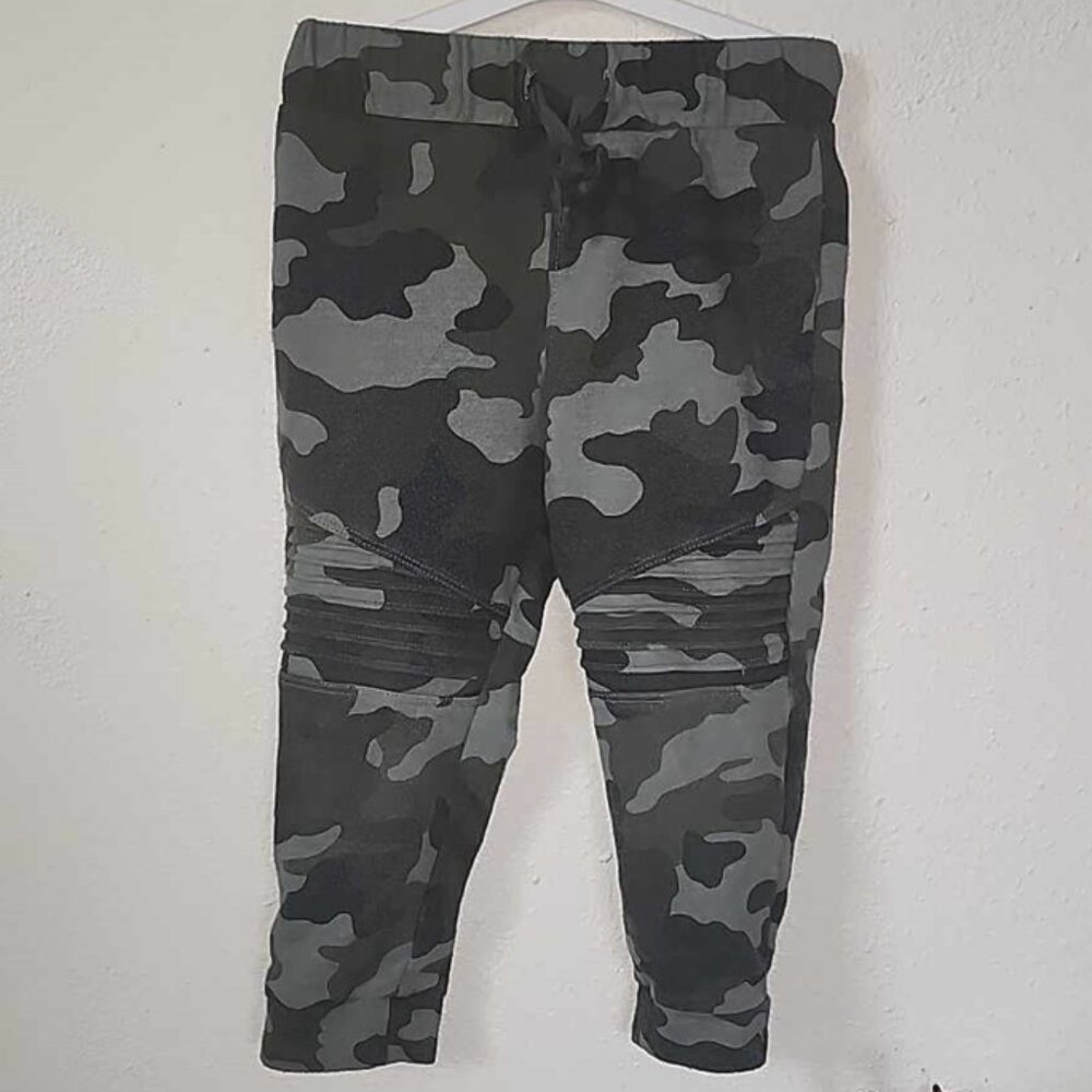 Dark green camo